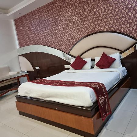 Hotel Vitthal International, Prayagraj Allāhābād Junction Eksteriør billede