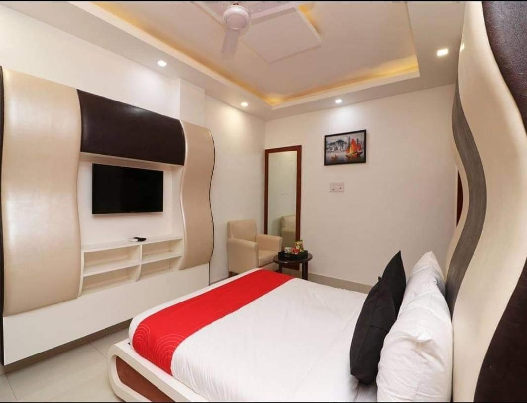 Hotel Vitthal International, Prayagraj Allāhābād Junction Eksteriør billede