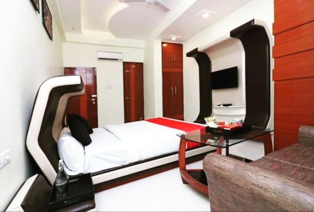 Hotel Vitthal International, Prayagraj Allāhābād Junction Eksteriør billede