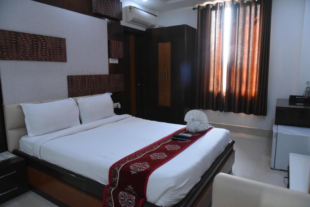 Hotel Vitthal International, Prayagraj Allāhābād Junction Eksteriør billede