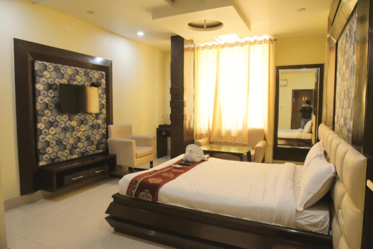 Hotel Vitthal International, Prayagraj Allāhābād Junction Eksteriør billede