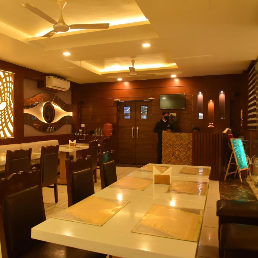 Hotel Vitthal International, Prayagraj Allāhābād Junction Eksteriør billede