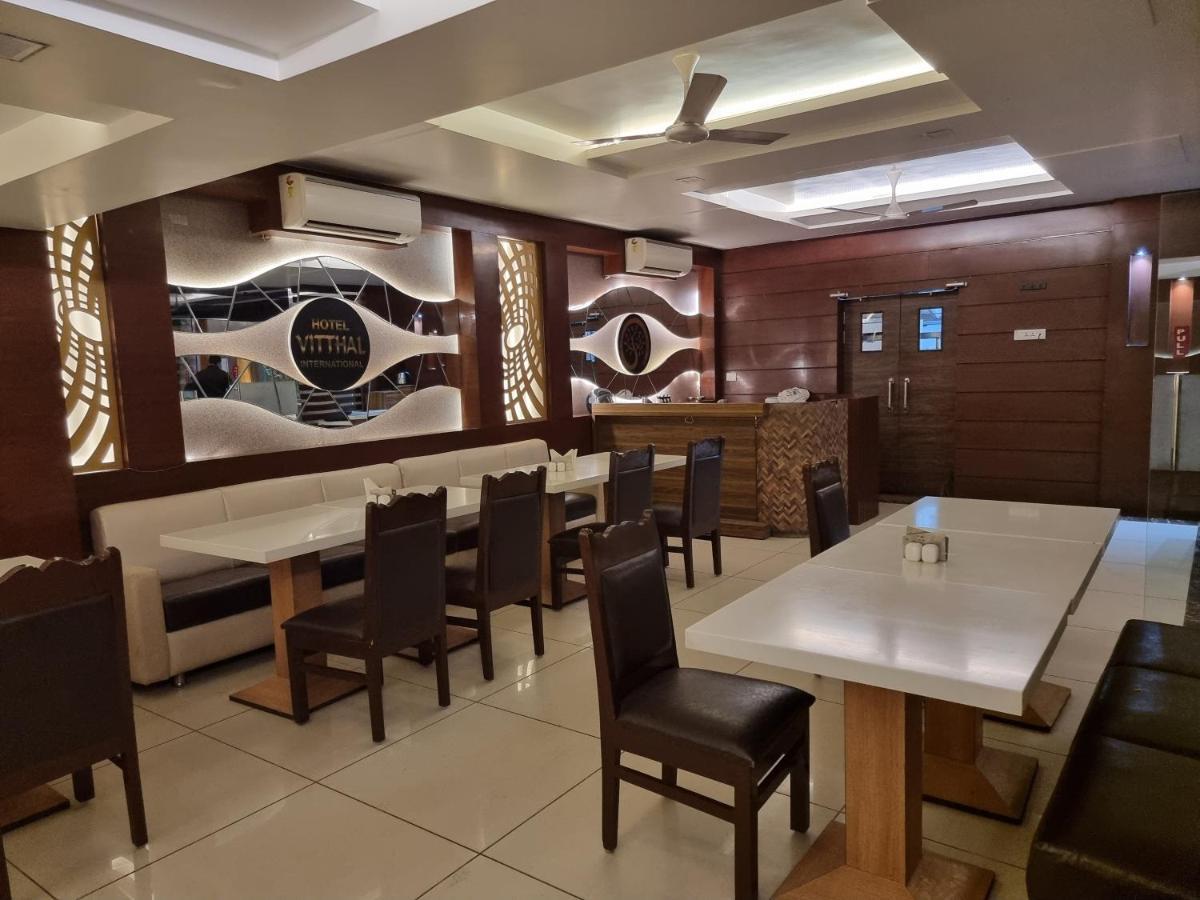 Hotel Vitthal International, Prayagraj Allāhābād Junction Eksteriør billede