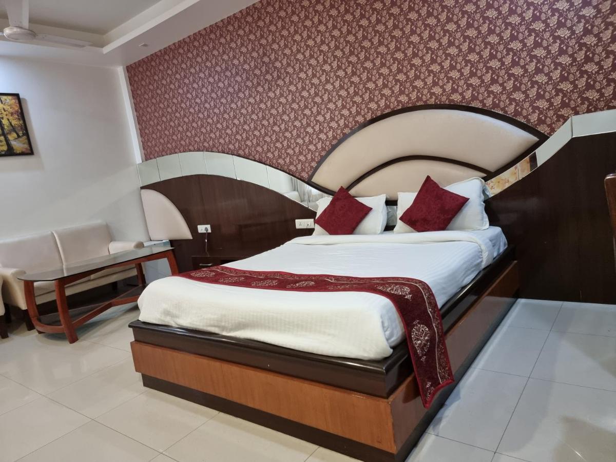 Hotel Vitthal International, Prayagraj Allāhābād Junction Eksteriør billede