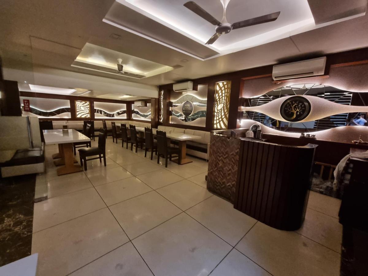 Hotel Vitthal International, Prayagraj Allāhābād Junction Eksteriør billede
