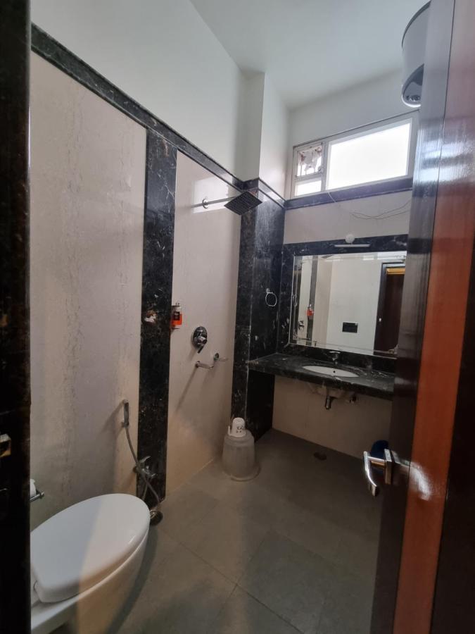 Hotel Vitthal International, Prayagraj Allāhābād Junction Eksteriør billede